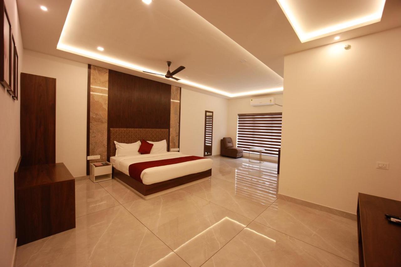 Bliss Regency Business Hotel Palakkad Ngoại thất bức ảnh