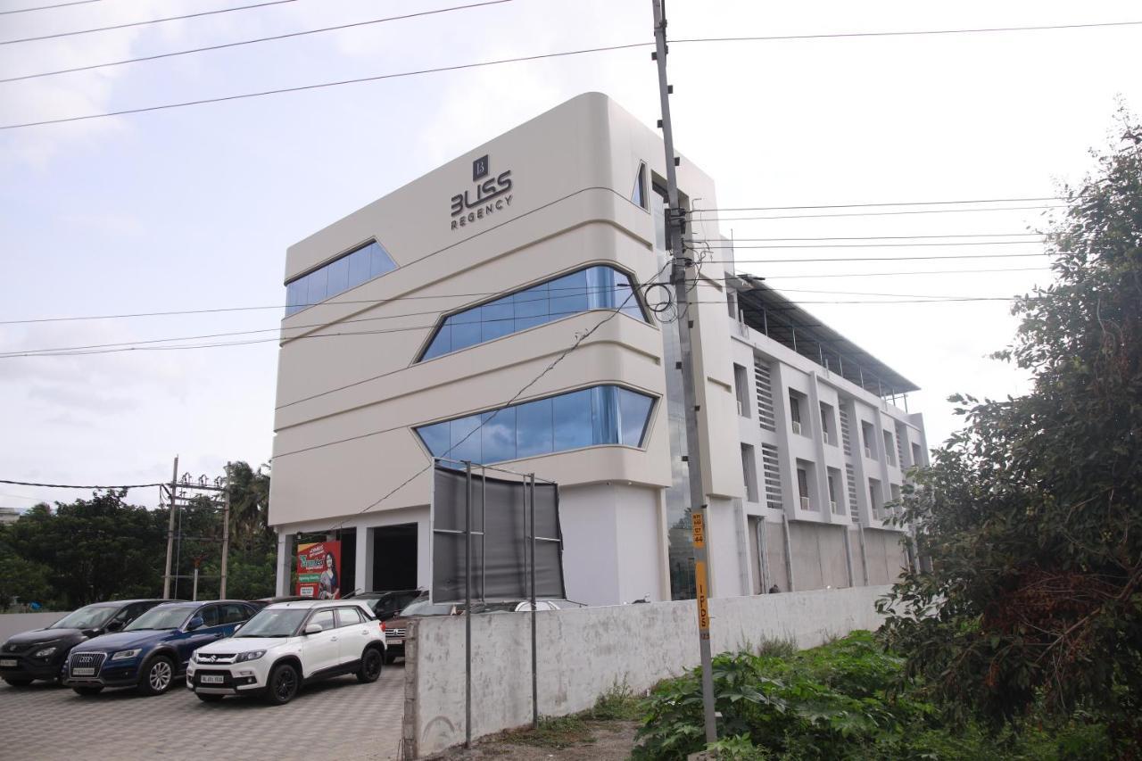 Bliss Regency Business Hotel Palakkad Ngoại thất bức ảnh