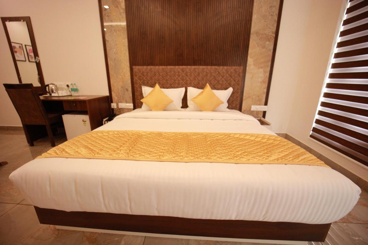 Bliss Regency Business Hotel Palakkad Ngoại thất bức ảnh
