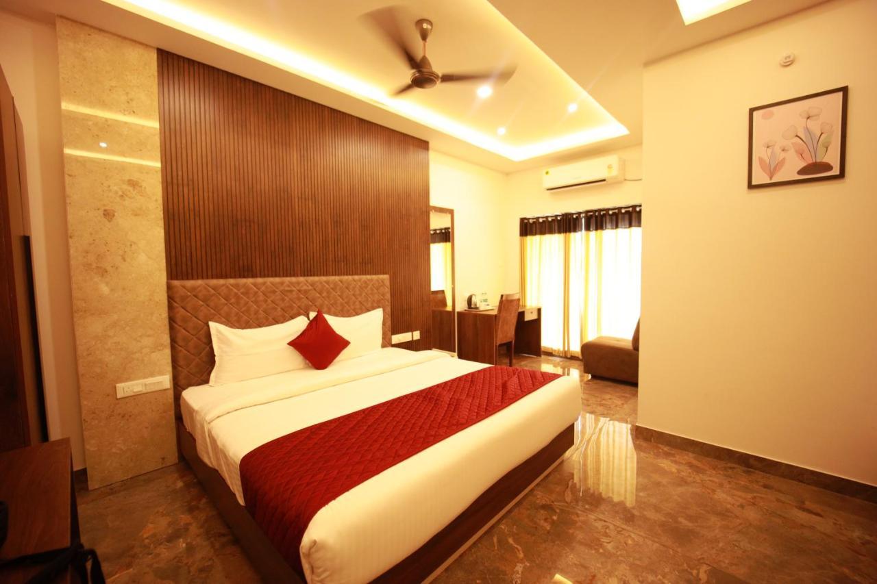 Bliss Regency Business Hotel Palakkad Ngoại thất bức ảnh