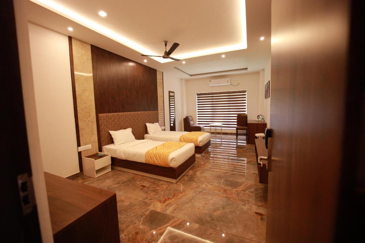 Bliss Regency Business Hotel Palakkad Ngoại thất bức ảnh