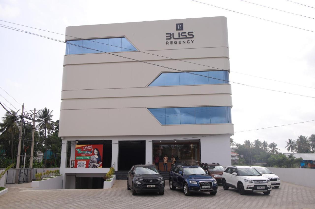 Bliss Regency Business Hotel Palakkad Ngoại thất bức ảnh