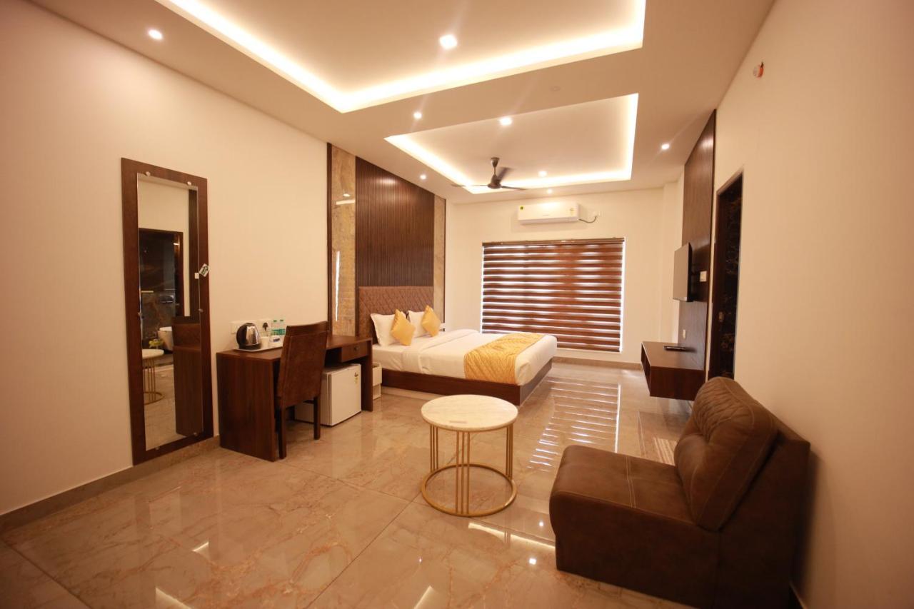 Bliss Regency Business Hotel Palakkad Ngoại thất bức ảnh