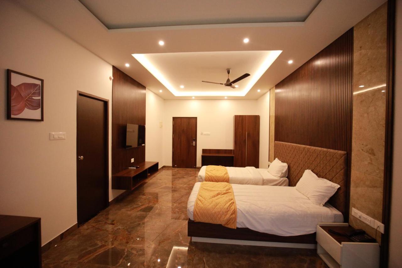 Bliss Regency Business Hotel Palakkad Ngoại thất bức ảnh