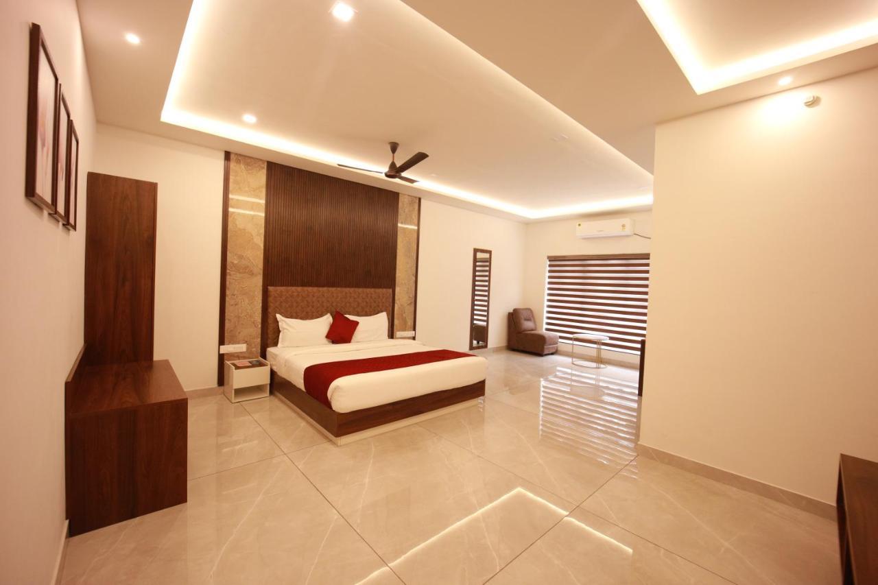Bliss Regency Business Hotel Palakkad Ngoại thất bức ảnh